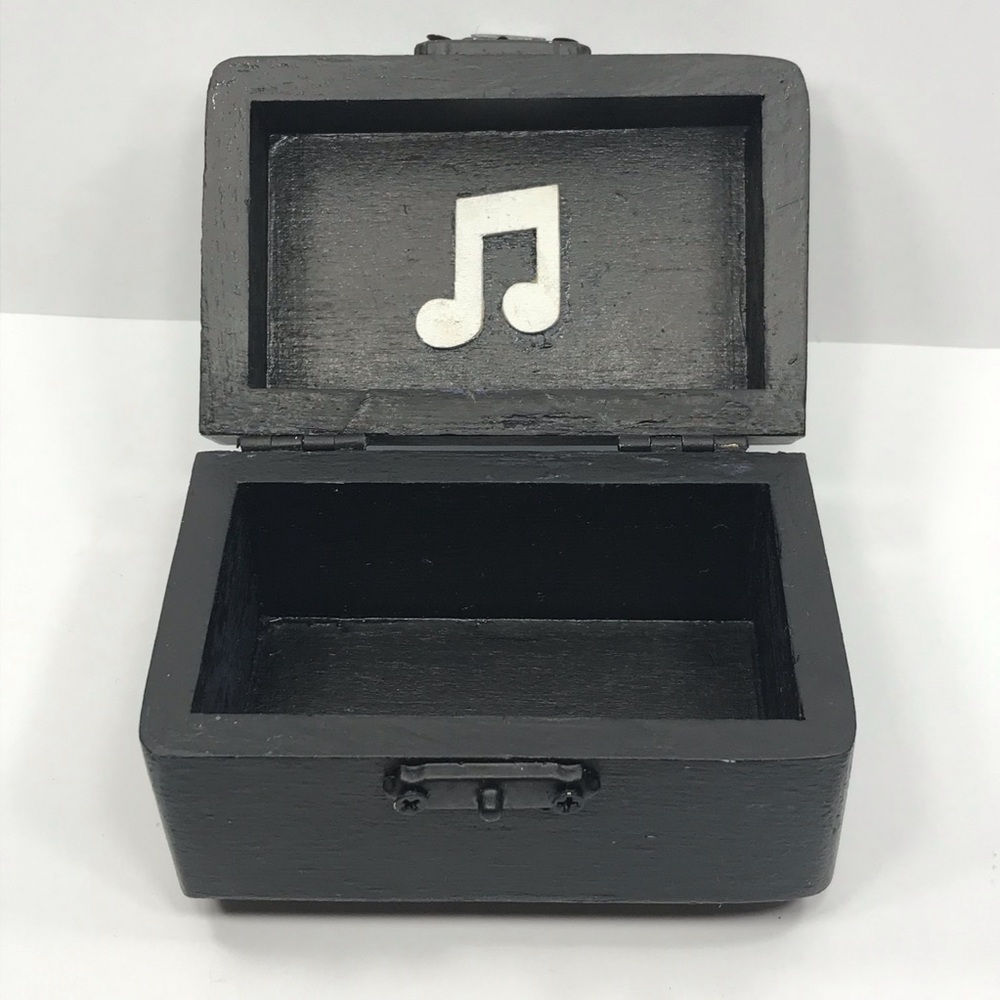 ⚡️Johnny Cash inspired distressed graffiti Rocker Box Mini 4”x2.5” for love-… - Picture 4 of 8